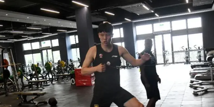 乐鱼在线-杨瀚森:会抓紧时间调整状态,为国家队取得好成绩尽一份力